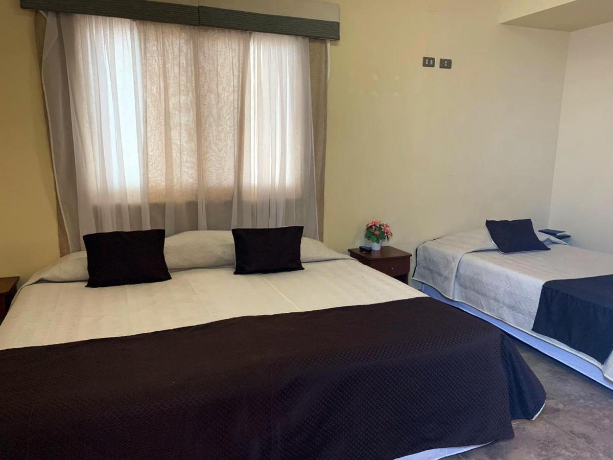 Juku Hostal Calama Eksteriør bilde