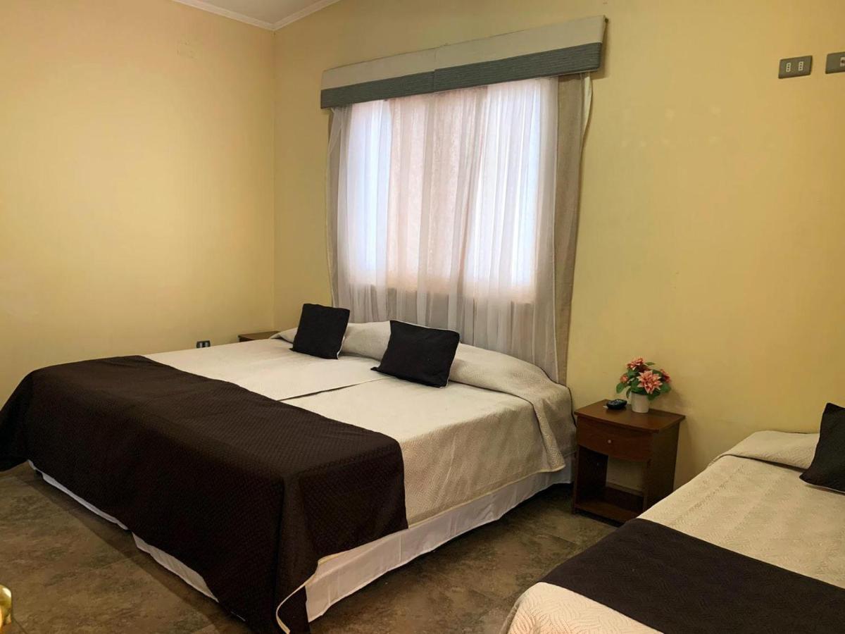 Juku Hostal Calama Eksteriør bilde